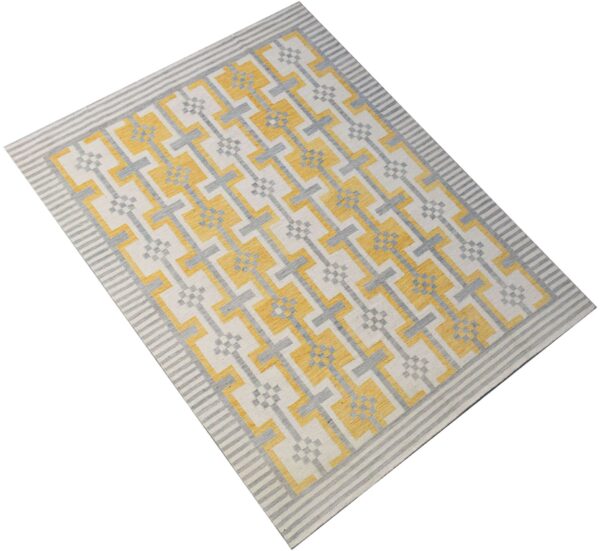 Modern Scandinavian Rug SBR017 - Geometric Cross Design - 8.3x9.10 - Image 3