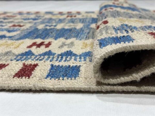 Scandinavian Kilim SBR013 - A Blend of Scandinavian Design and Traditional Weaving - Image 2