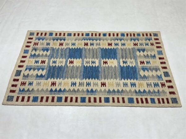 Scandinavian Kilim SBR013 - A Blend of Scandinavian Design and Traditional Weaving - Image 9