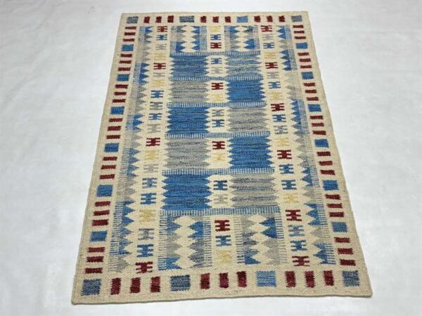 Scandinavian Kilim SBR013 - A Blend of Scandinavian Design and Traditional Weaving