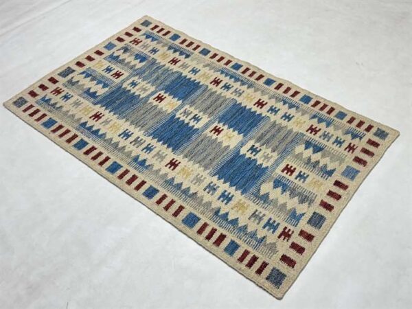 Scandinavian Kilim SBR013 - A Blend of Scandinavian Design and Traditional Weaving - Image 13